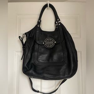 Black leather Tory Burch shoulder bag.